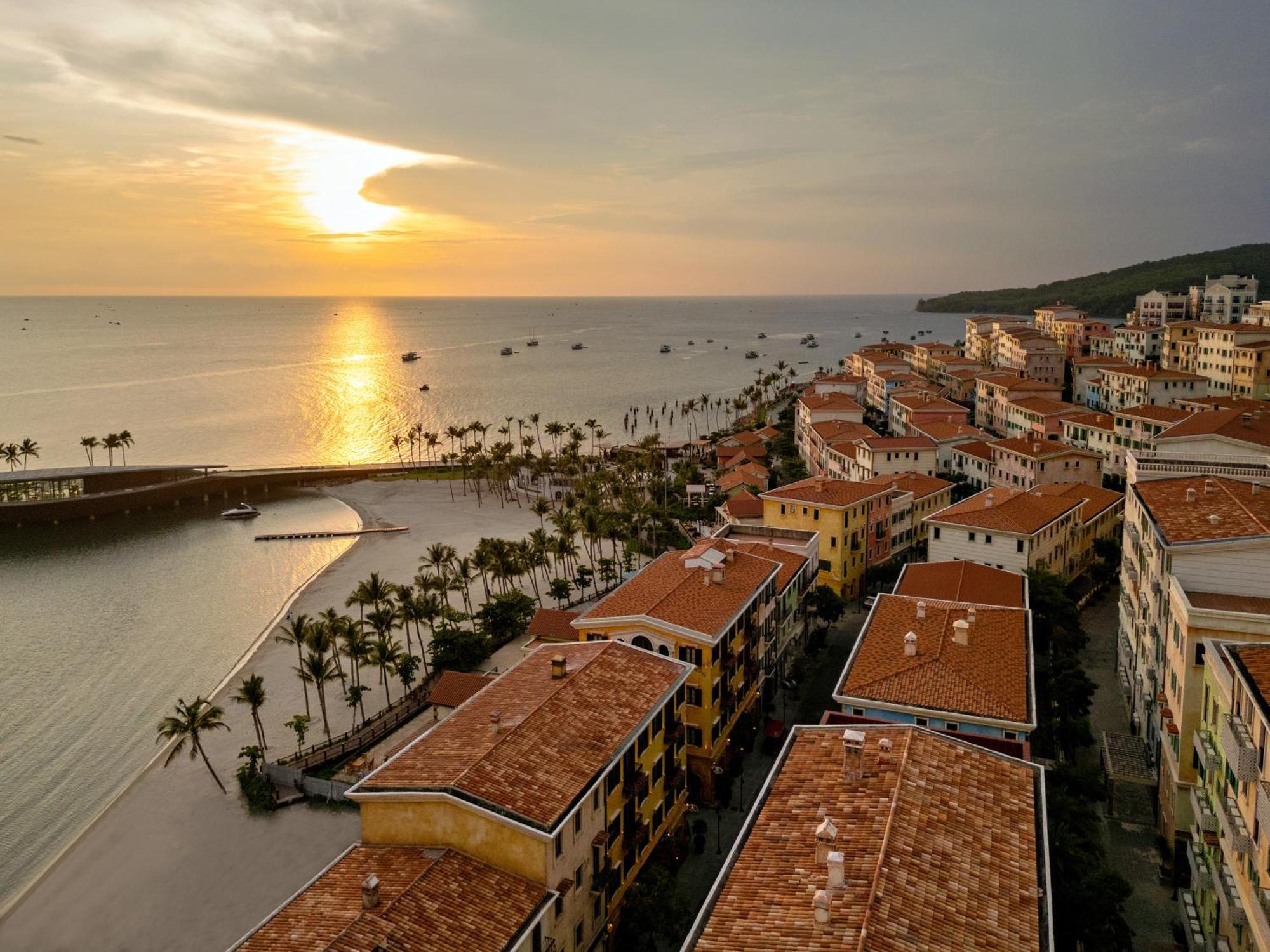 Venice Hotel Phu Quoc - Free Airport Shuttle & Sunset Town Tour Exterior photo