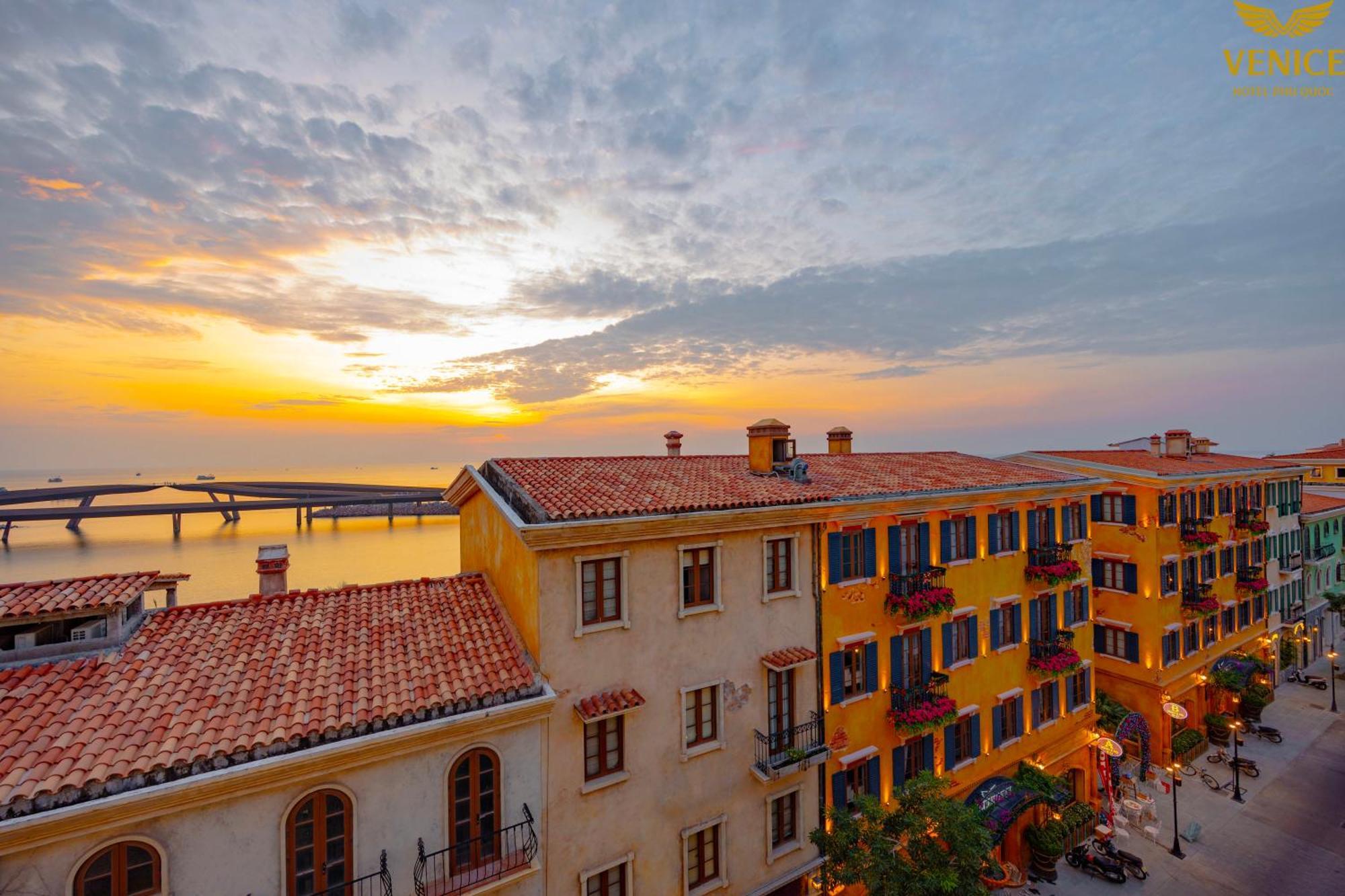 Venice Hotel Phu Quoc - Free Airport Shuttle & Sunset Town Tour Exterior photo